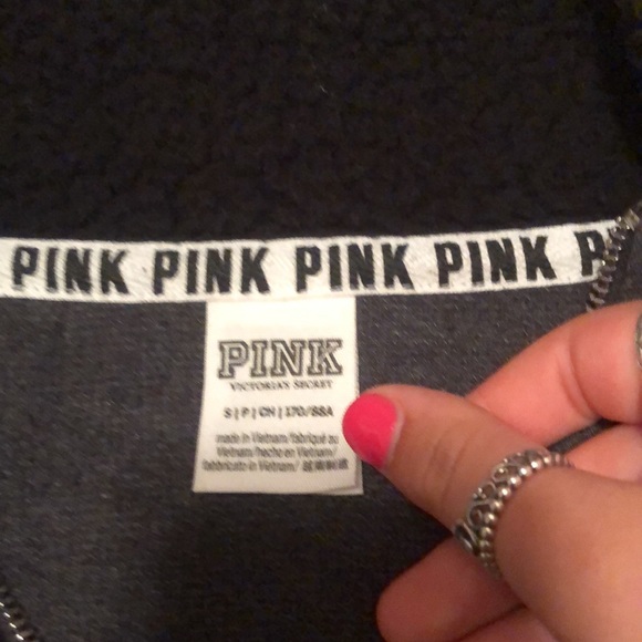 Pink pull over! - Picture 3 of 3